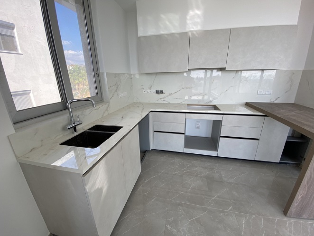 3 bedrooms Apartment in Limassol, Cyprus No. 38487