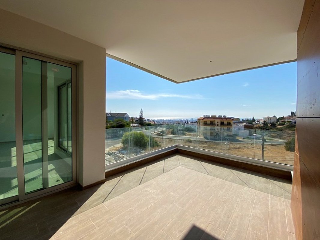 3 bedrooms Apartment in Limassol, Cyprus No. 38487