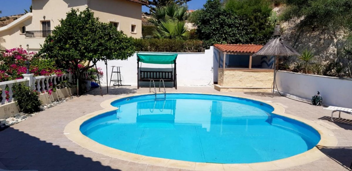 4 bedrooms Villa in Limassol, Cyprus No. 38461