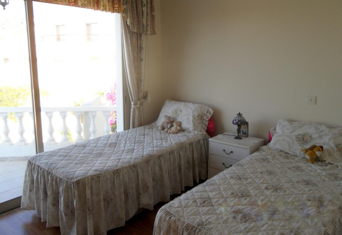 4 bedrooms Villa in Limassol, Cyprus No. 38461