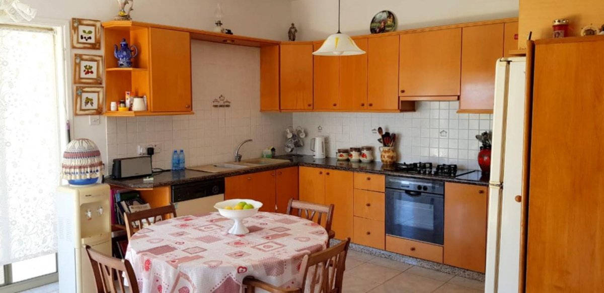 4 bedrooms Villa in Limassol, Cyprus No. 38461