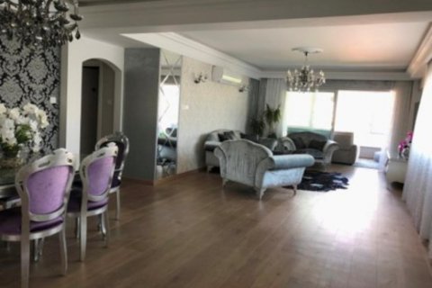 3 bedrooms Apartment in Limassol, Cyprus No. 38465