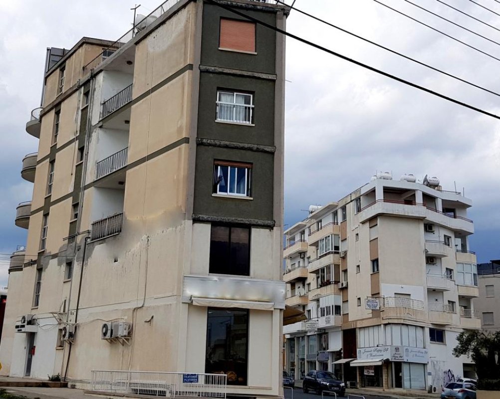 900m2 Commercial property in Nicosia, Cyprus No. 38409