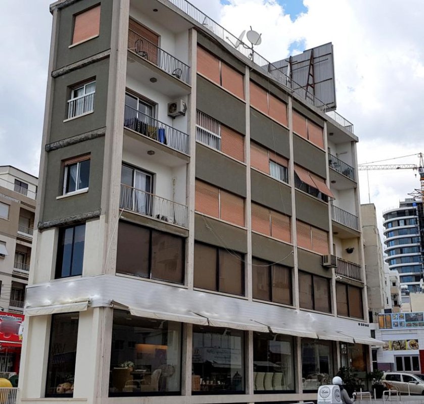 900m2 Commercial property in Nicosia, Cyprus No. 38409