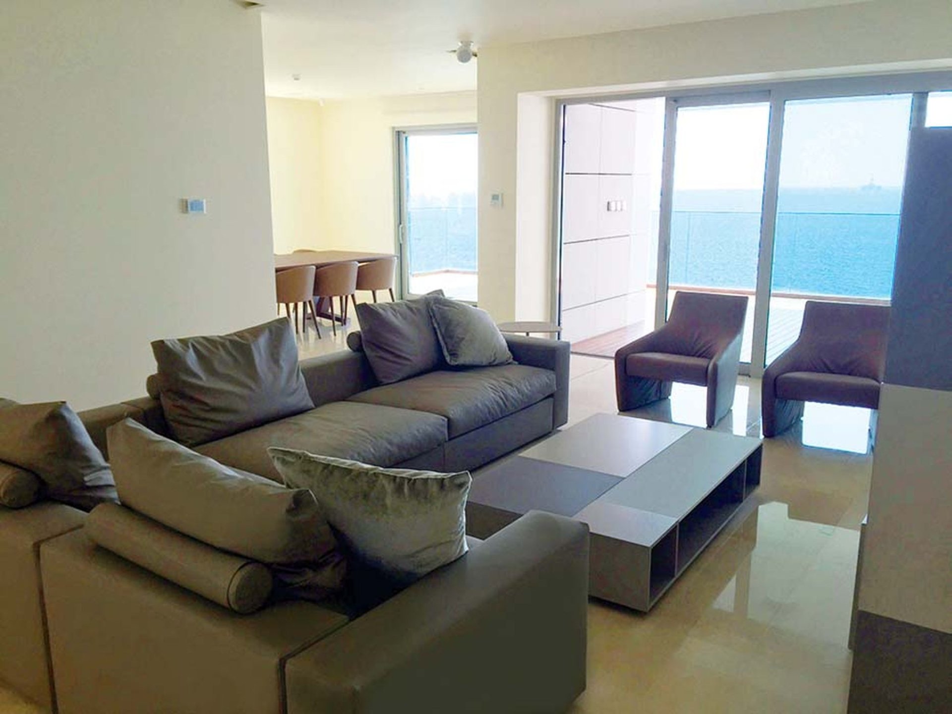 3 bedrooms Apartment in Limassol, Cyprus No. 44311