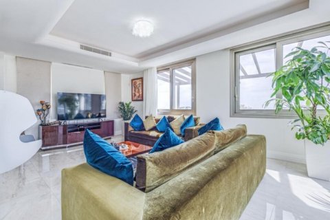 5 bedrooms Villa in Limassol, Cyprus No. 38882