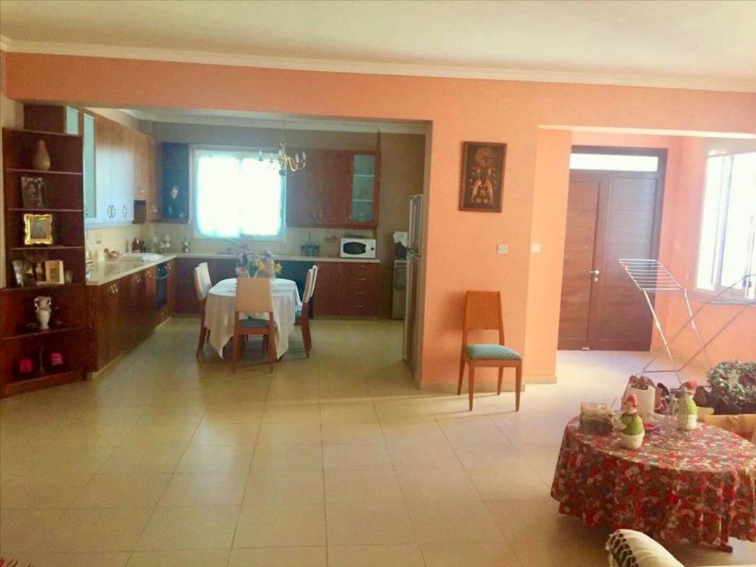 7 bedrooms Villa in Nicosia, Cyprus No. 38315