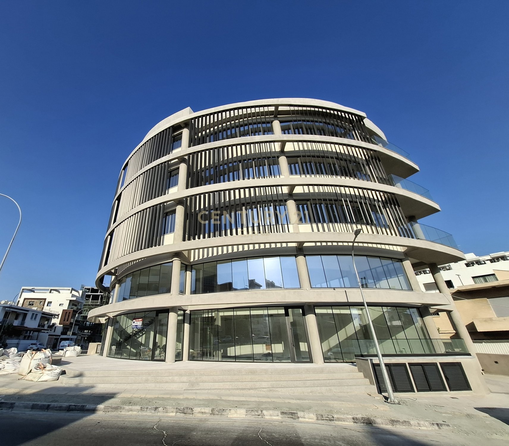 1388m2 Propriété commerciale à Mesa Geitonia, Limassol, Chypre No. 53395