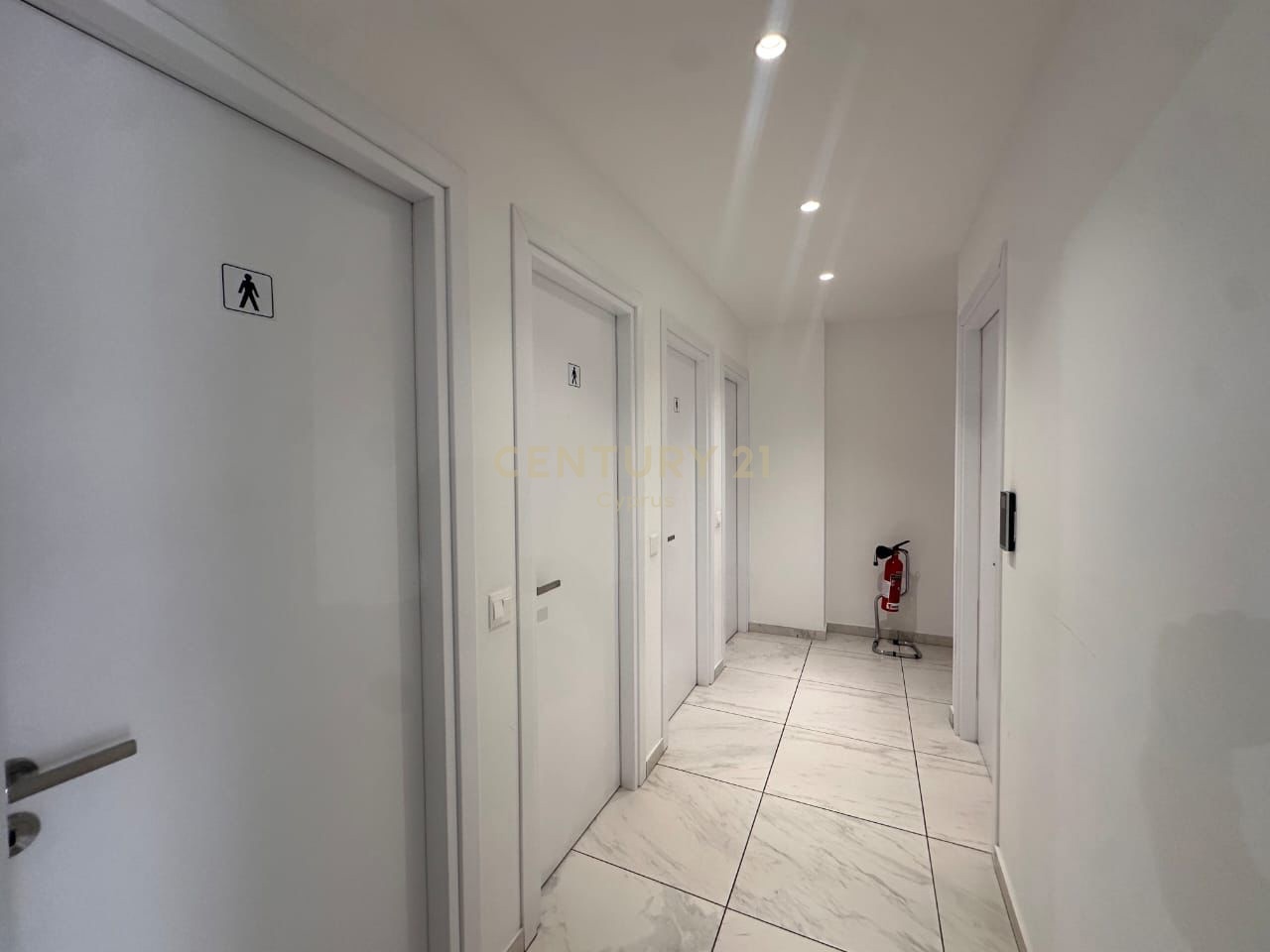 310m2 Oficina en Limassol, Chipre No. 53398