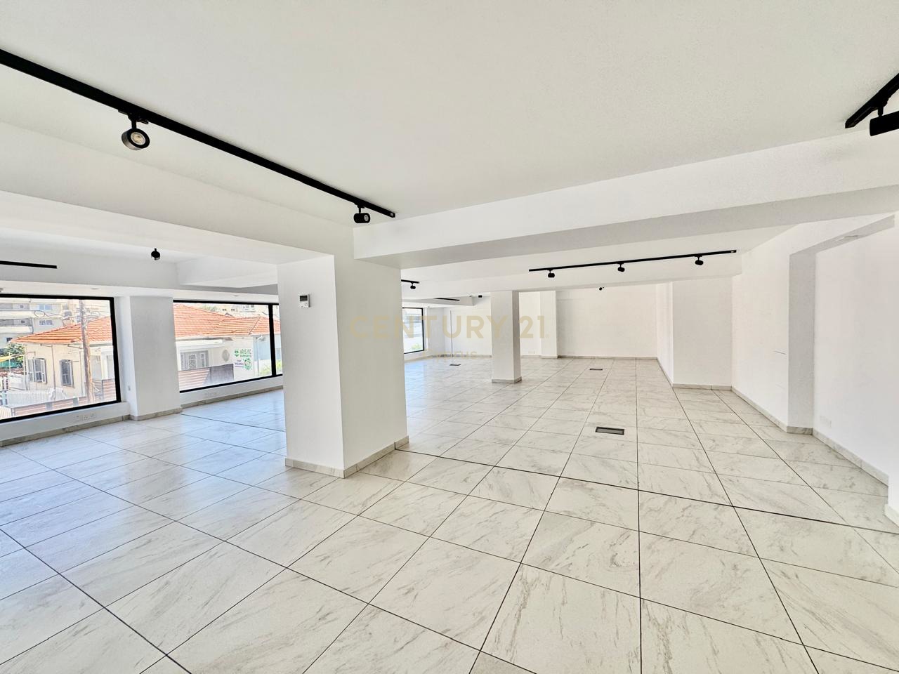 310m2 Oficina en Limassol, Chipre No. 53398