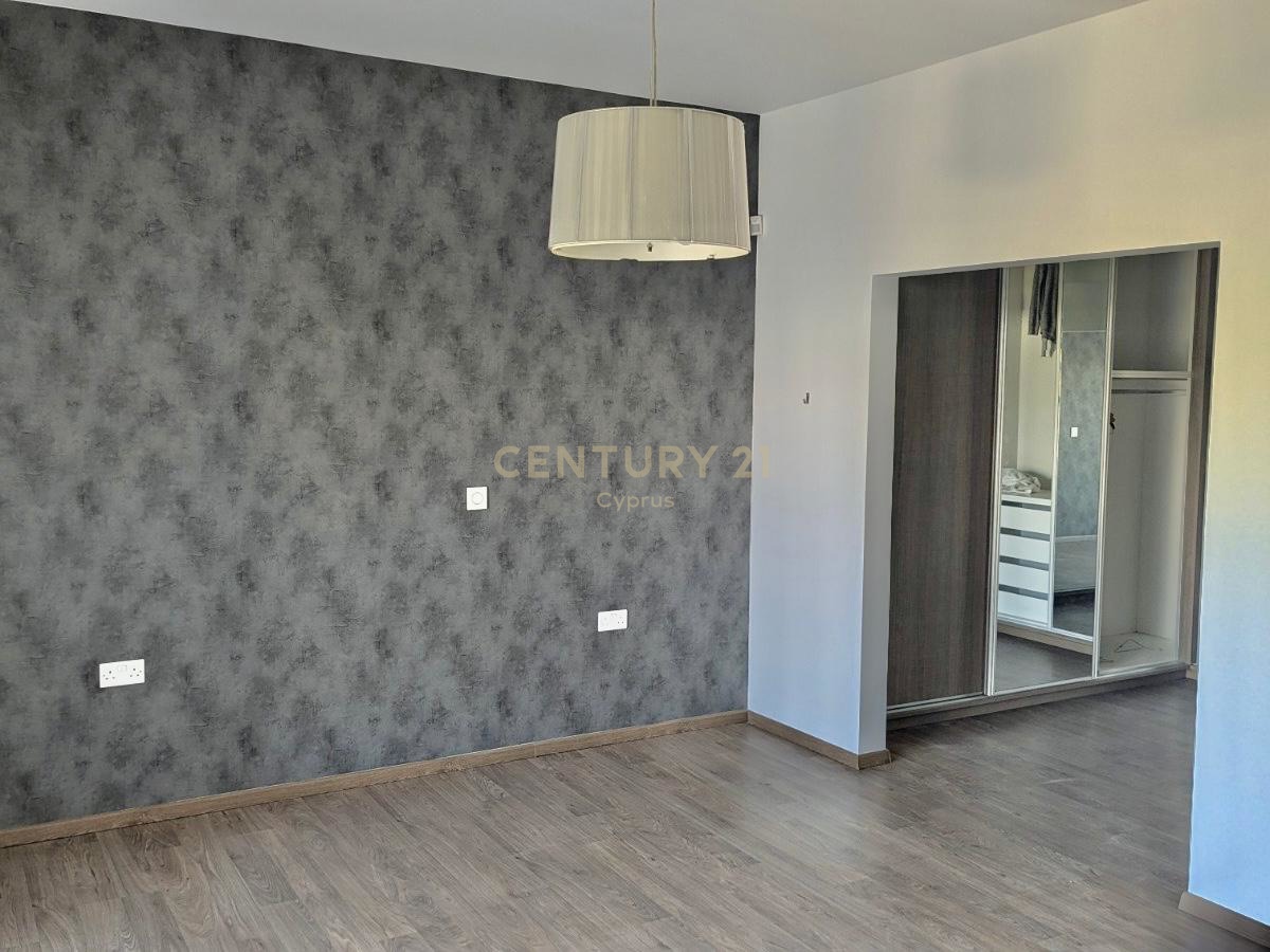 5 bedrooms Villa in Germasogeia, Limassol, Cyprus No. 57838