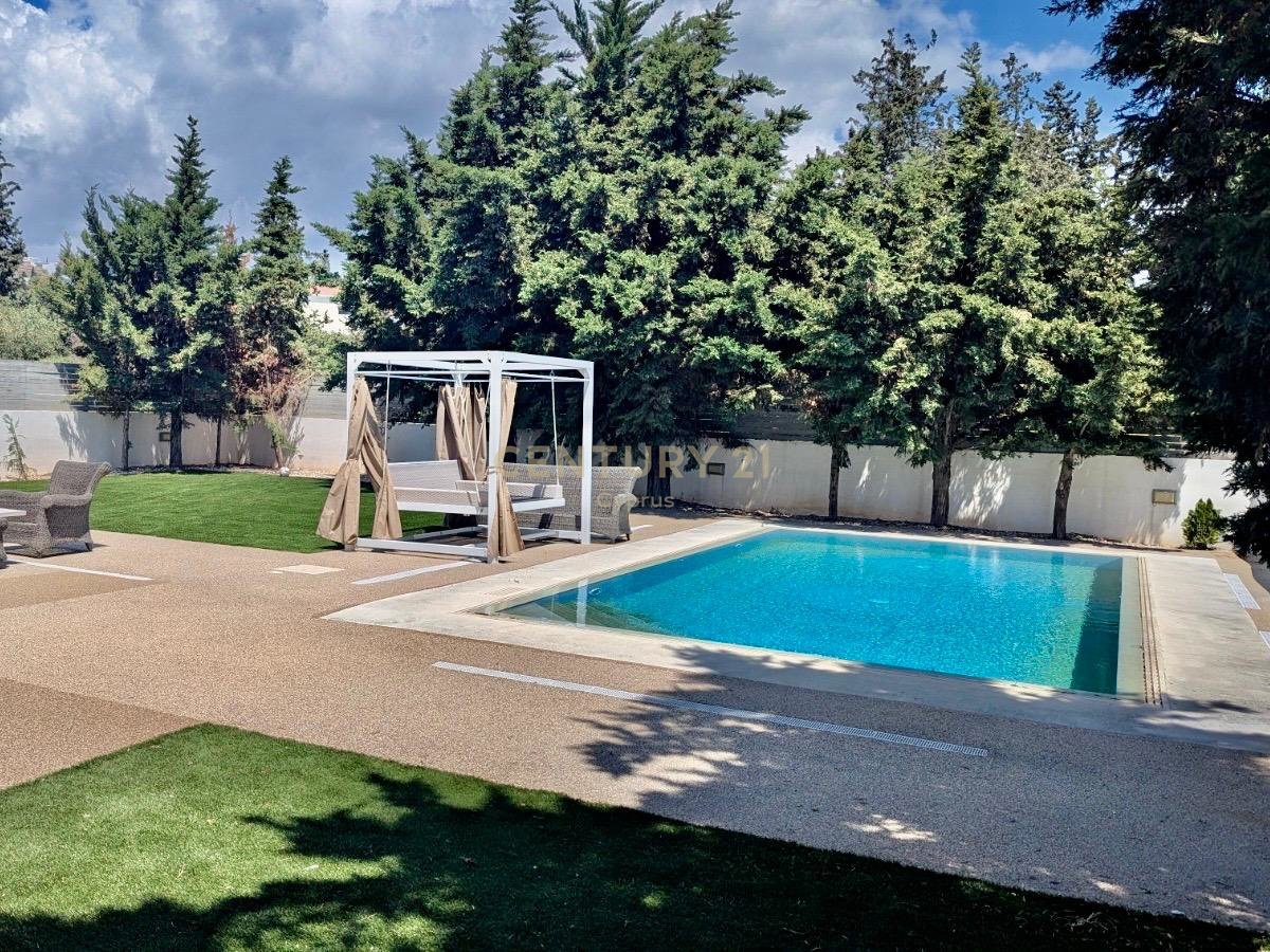 5 bedrooms Villa in Germasogeia, Limassol, Cyprus No. 57838