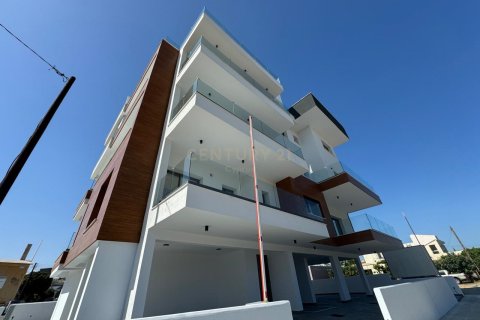 3 bedrooms Penthouse in Zakaki, Limassol, Cyprus No. 6183