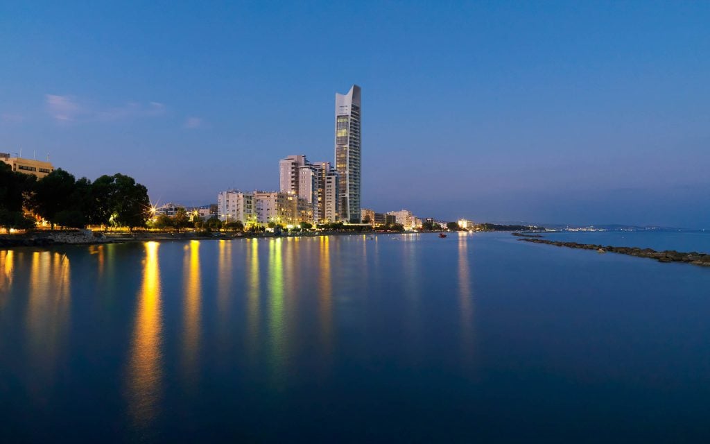 3 bedrooms Apartment in Limassol, Cyprus No. 37071
