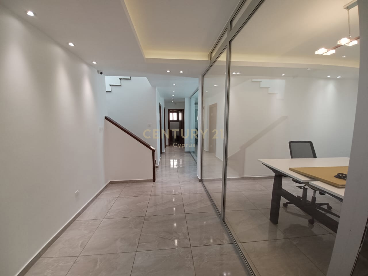 315m2 Local comercial en Limassol, Chipre No. 54239