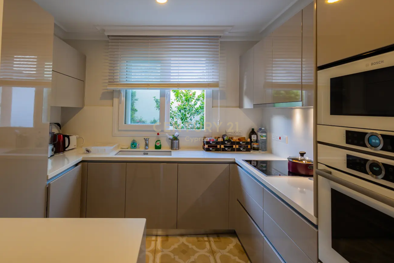 3 chambres Villa à Mouttagiaka, Limassol, Chypre No. 54240