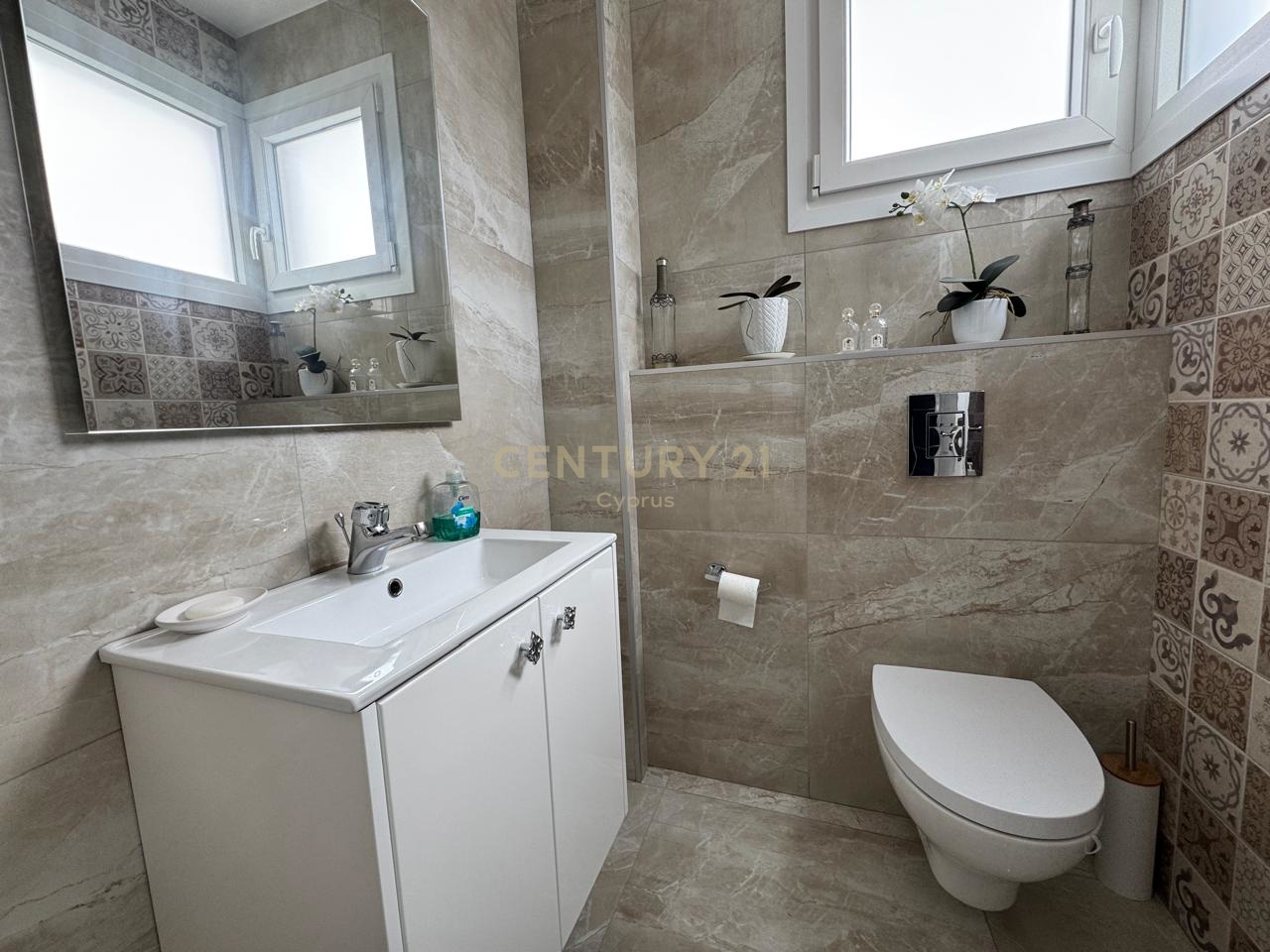 3 chambres Villa à Mouttagiaka, Limassol, Chypre No. 54240
