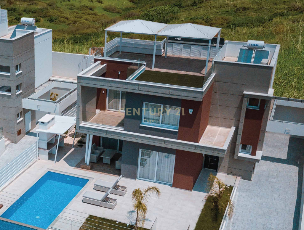 3 chambres Villa à Mouttagiaka, Limassol, Chypre No. 54240