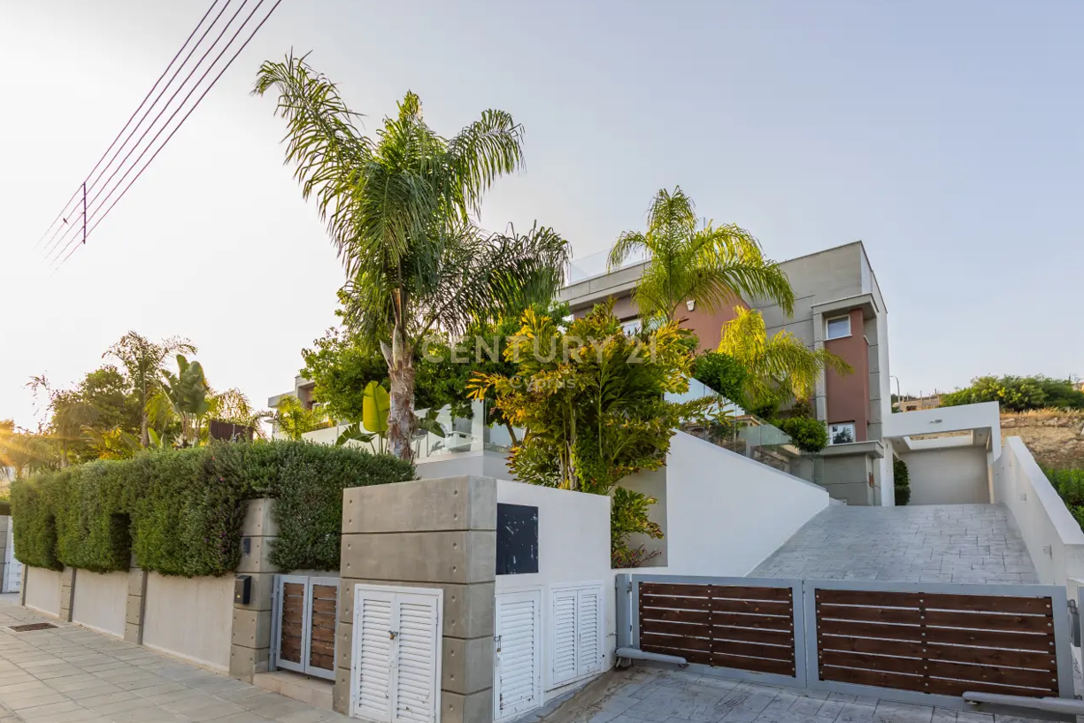3 chambres Villa à Mouttagiaka, Limassol, Chypre No. 54240