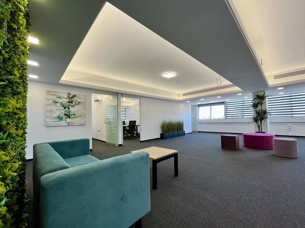 200m2 Oficina en Limassol, Chipre No. 54236