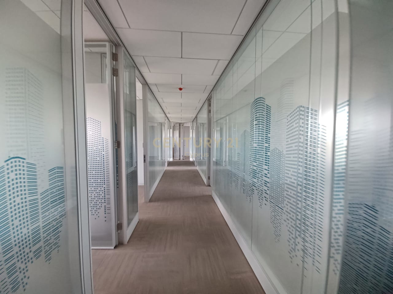 683m2 Oficina en Agios Athanasios, Limassol, Chipre No. 54235
