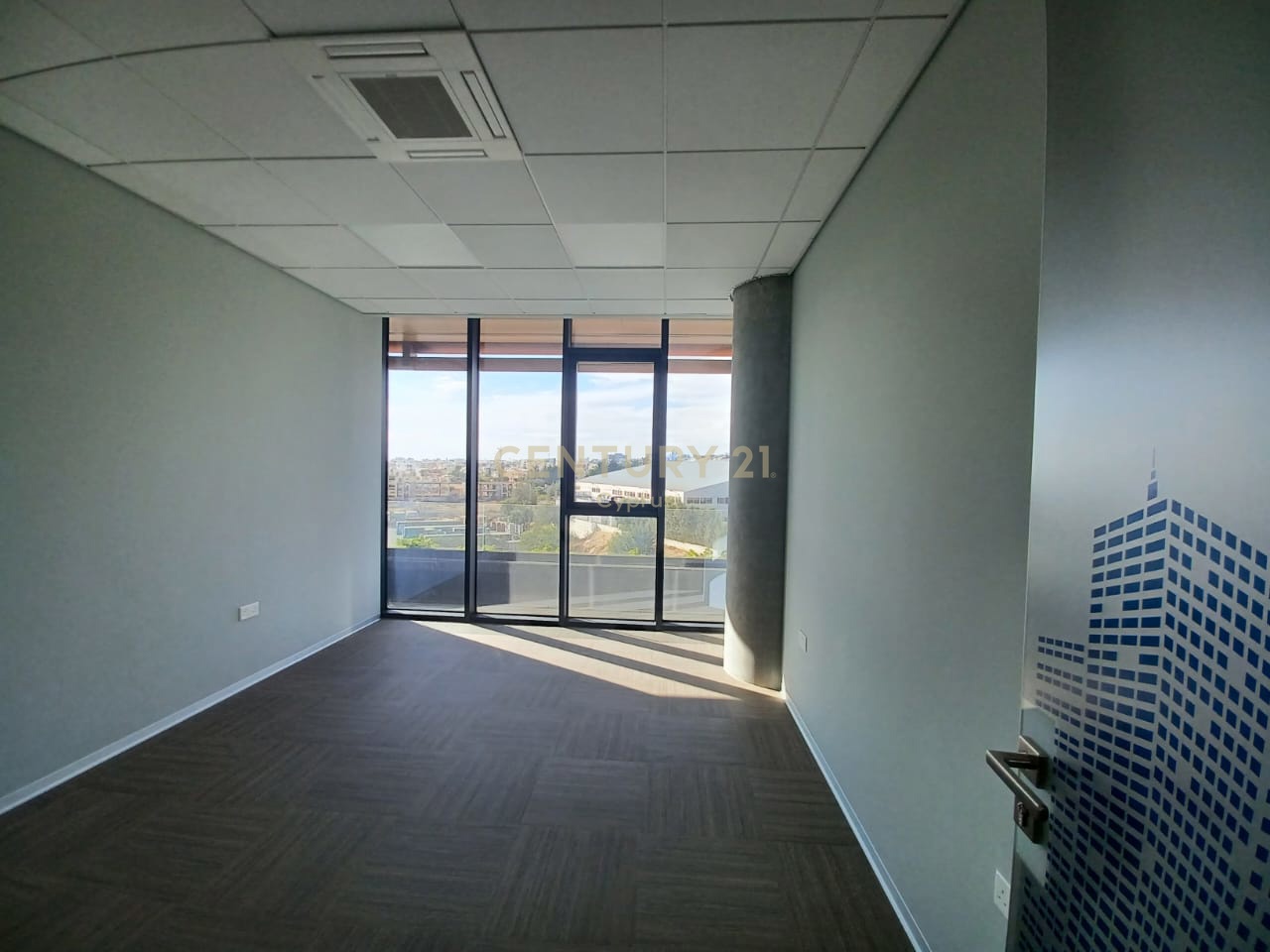 683m2 Oficina en Agios Athanasios, Limassol, Chipre No. 54235