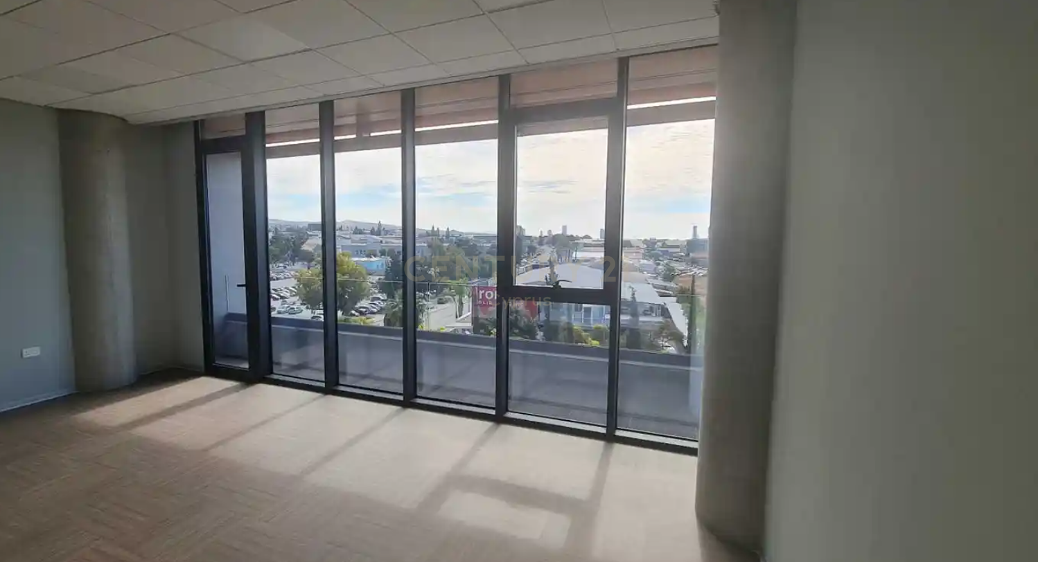683m2 Oficina en Agios Athanasios, Limassol, Chipre No. 54235