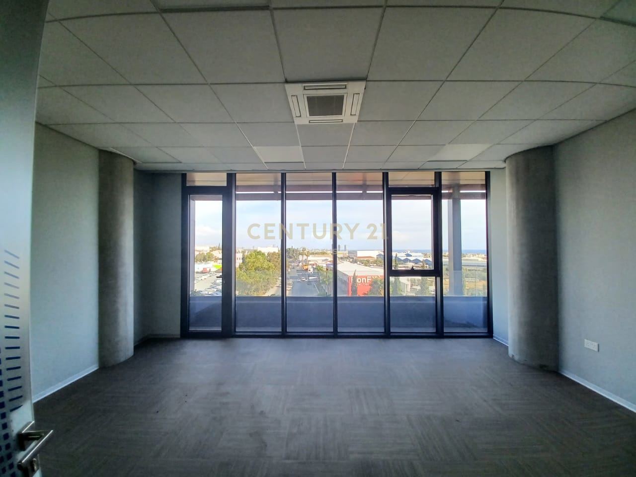 683m2 Oficina en Agios Athanasios, Limassol, Chipre No. 54235