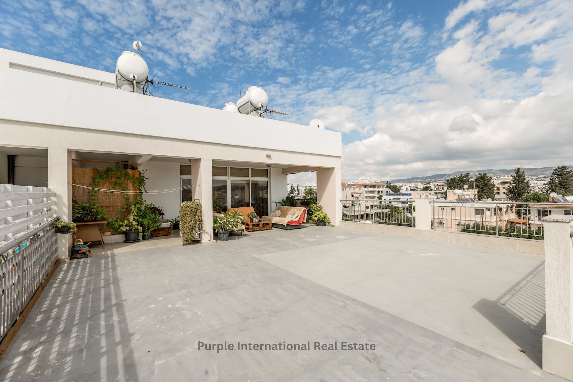 3 bedrooms Apartment in Paphos, Cyprus No. 37252