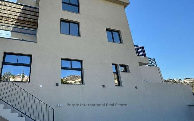 4 bedrooms Villa in Agios Tychonas, Limassol, Cyprus No. 35954