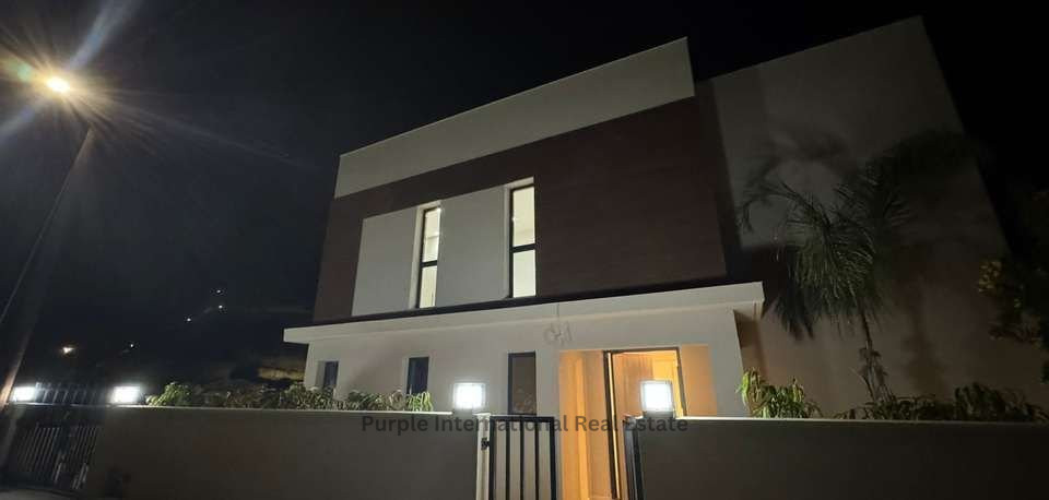 4 bedrooms Villa in Agios Tychonas, Limassol, Cyprus No. 35954