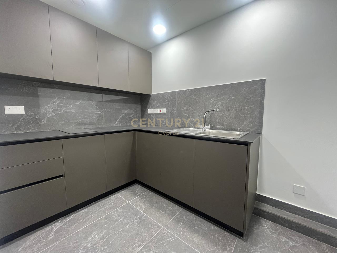 500m2 Oficina en Limassol, Chipre No. 56036