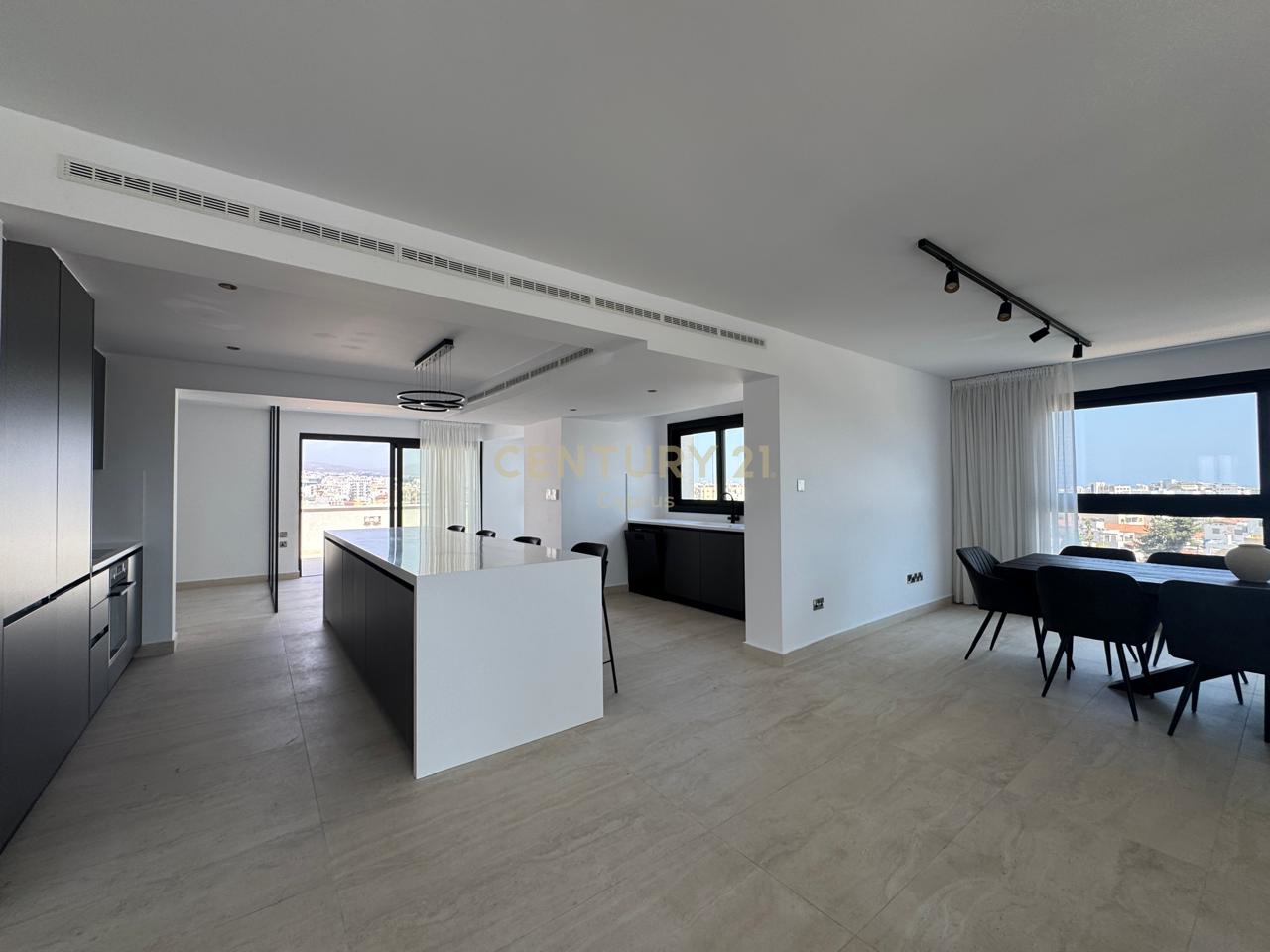 4 bedrooms Penthouse in Limassol, Cyprus No. 56034