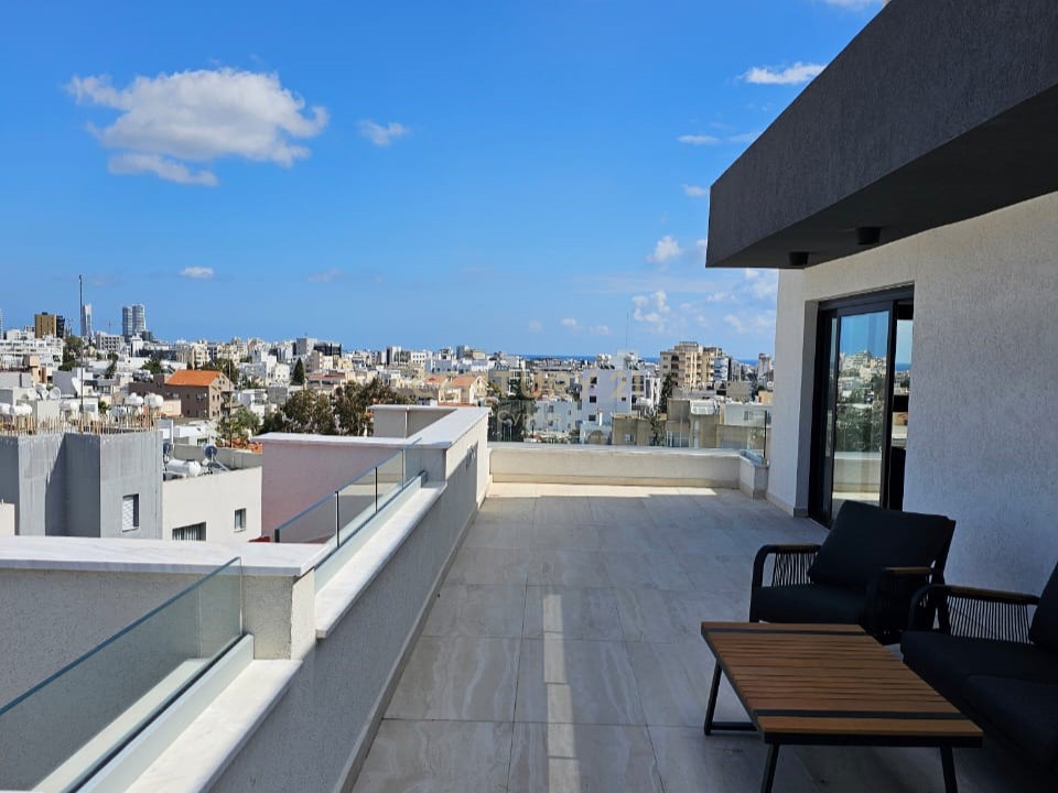 4 bedrooms Penthouse in Limassol, Cyprus No. 56034