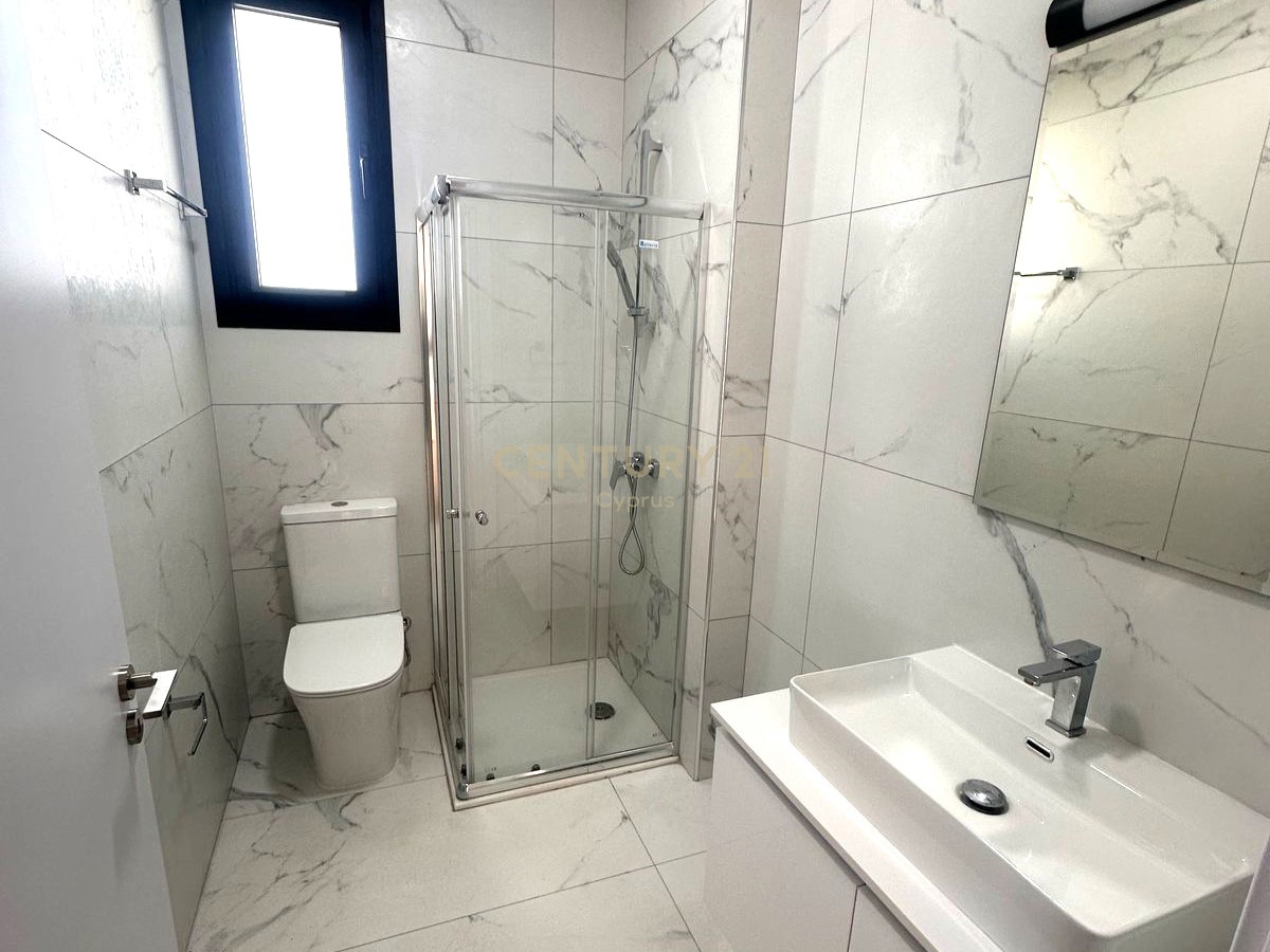 2 bedrooms Penthouse in Mesa Geitonia, Limassol, Cyprus No. 55236