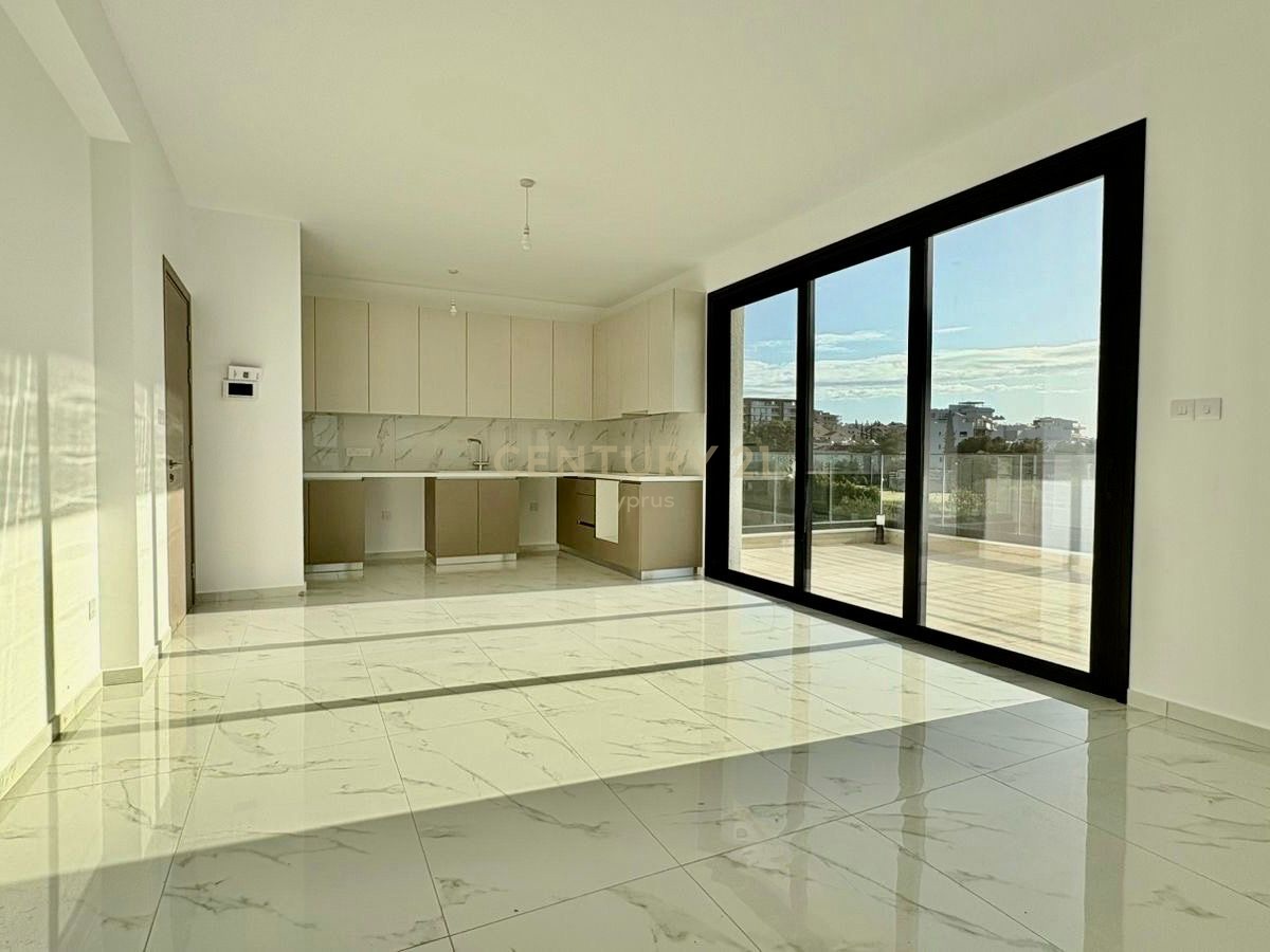 2 bedrooms Penthouse in Mesa Geitonia, Limassol, Cyprus No. 55237