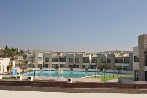 3 bedrooms Townhouse in Limassol, Cyprus No. 40924