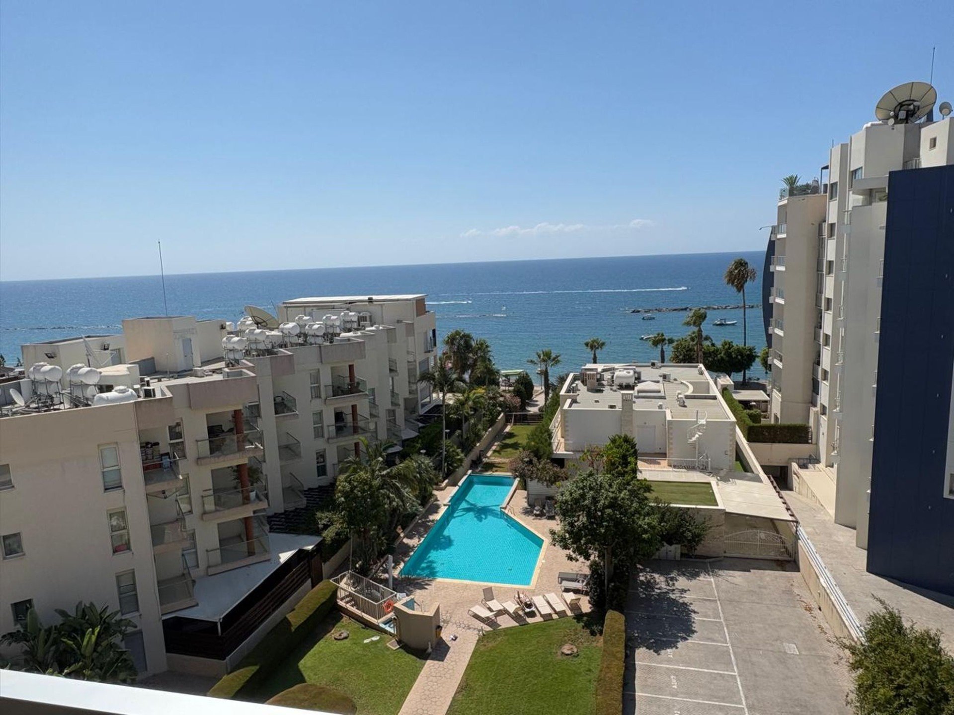 2 bedrooms Apartment in Limassol, Cyprus No. 40919
