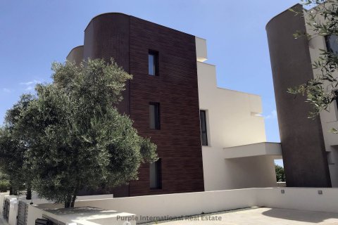 3 bedrooms Townhouse in Germasogeia, Limassol, Cyprus No. 37255