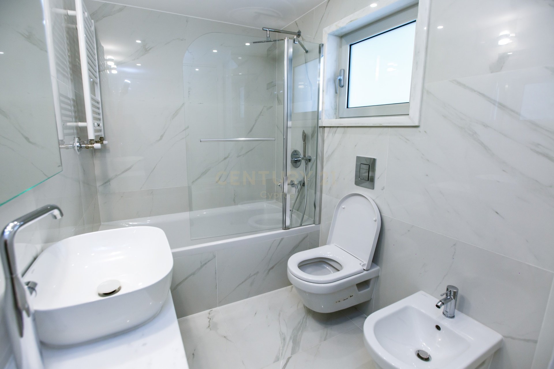3 dormitorios Apartamento en Germasogeia, Limassol, Chipre No. 32616