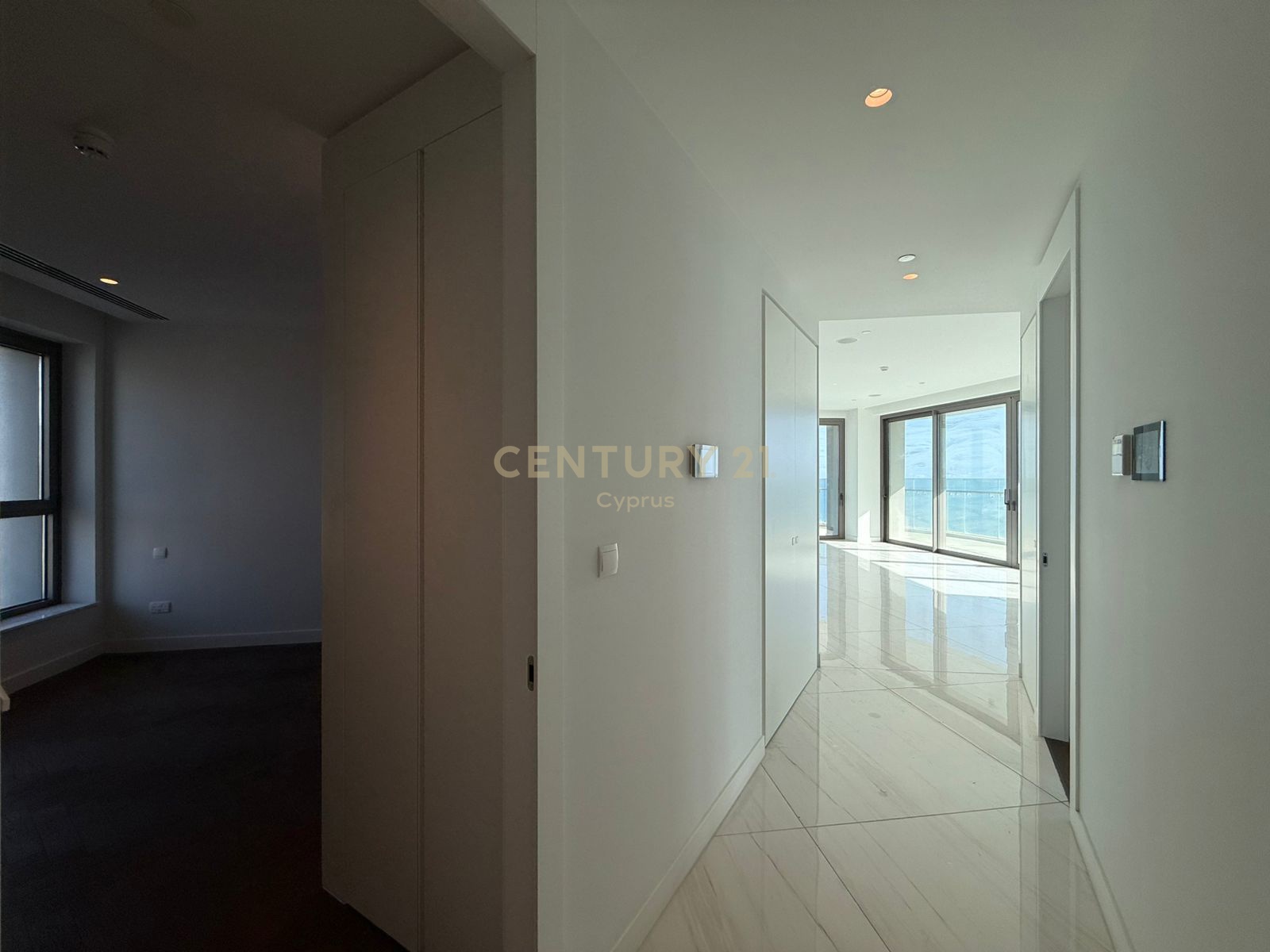 3 bedrooms Apartment in Germasogeia, Limassol, Cyprus No. 6394