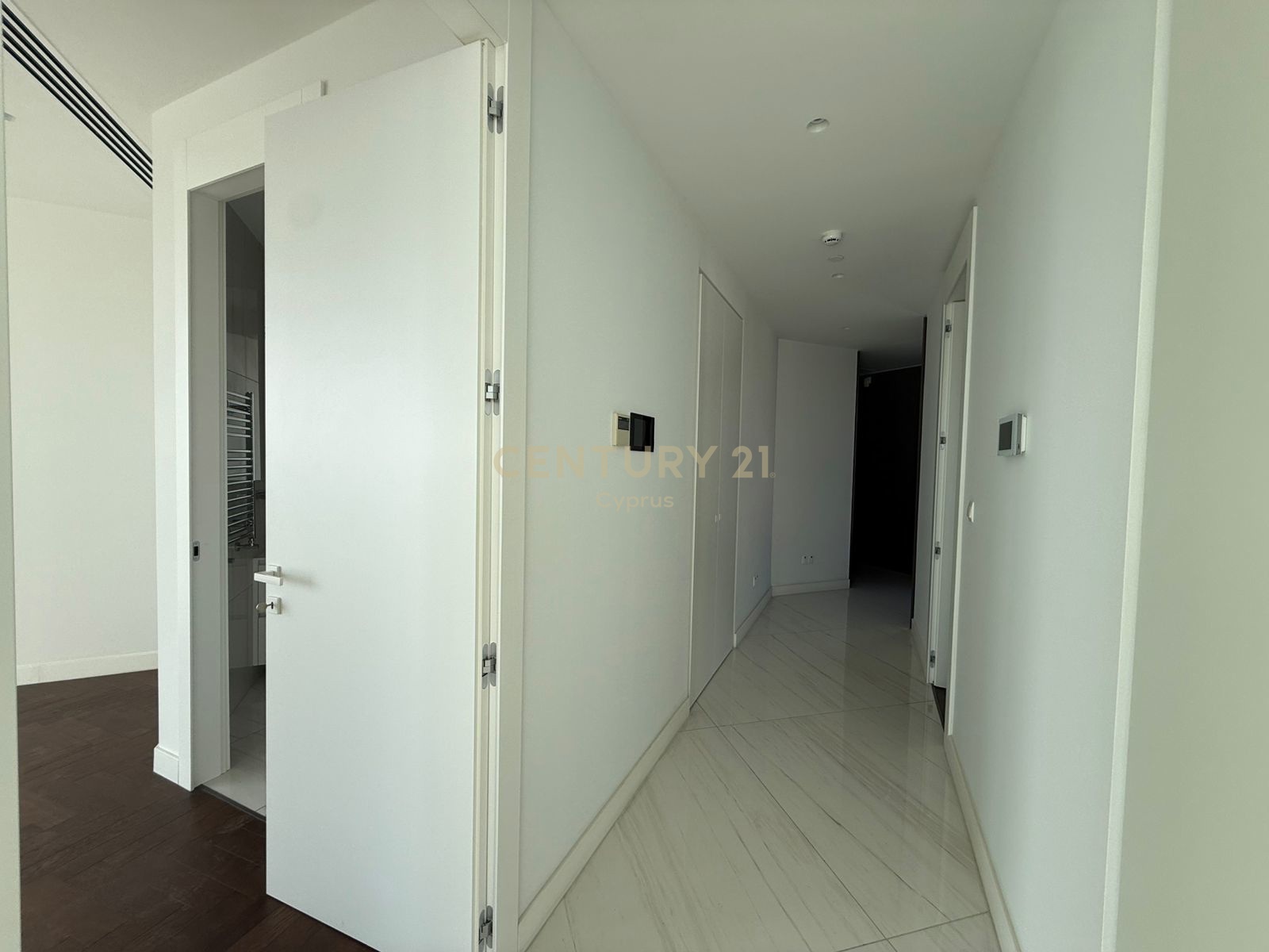 3 bedrooms Apartment in Germasogeia, Limassol, Cyprus No. 6394