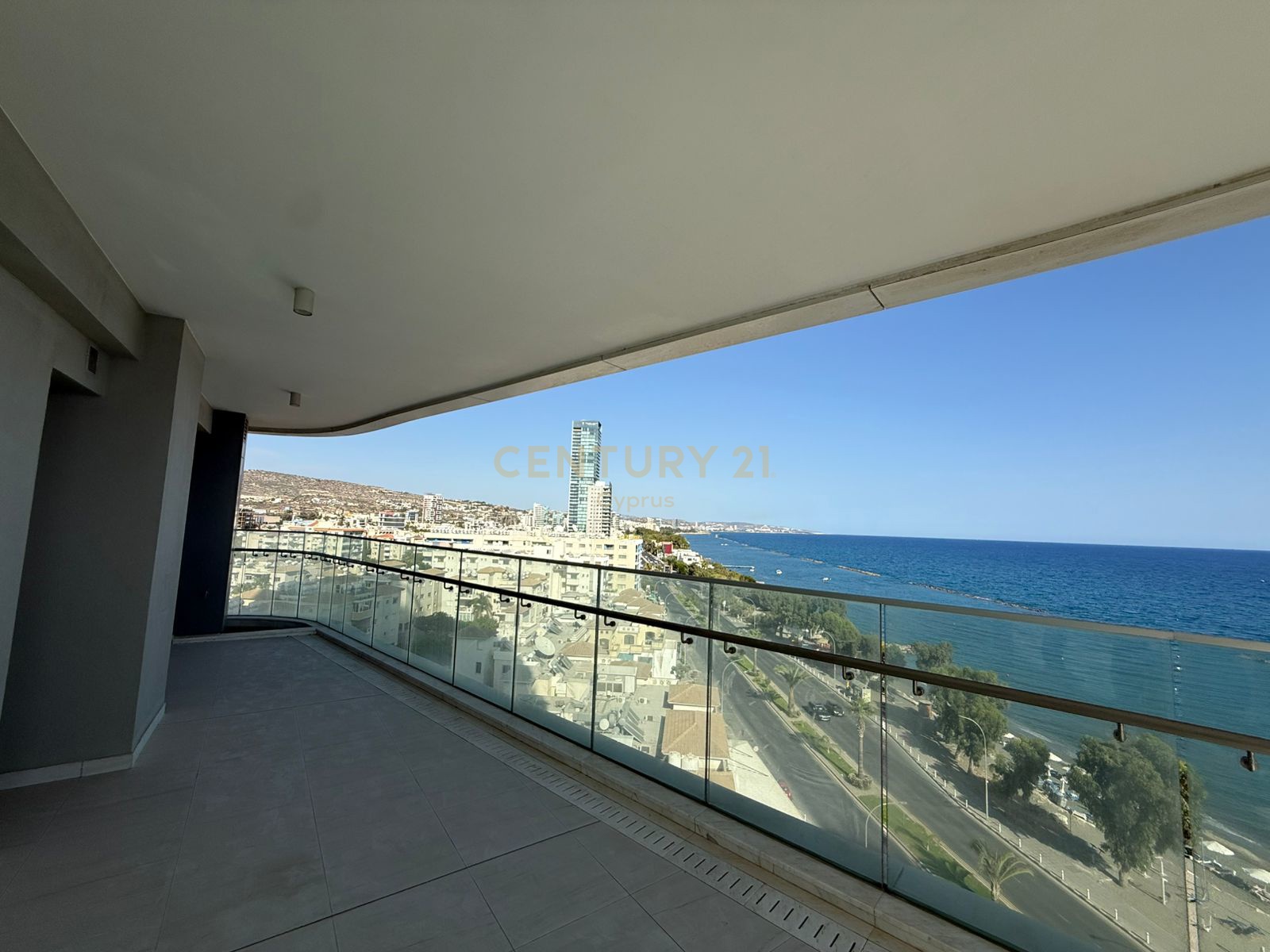 3 bedrooms Apartment in Germasogeia, Limassol, Cyprus No. 6394
