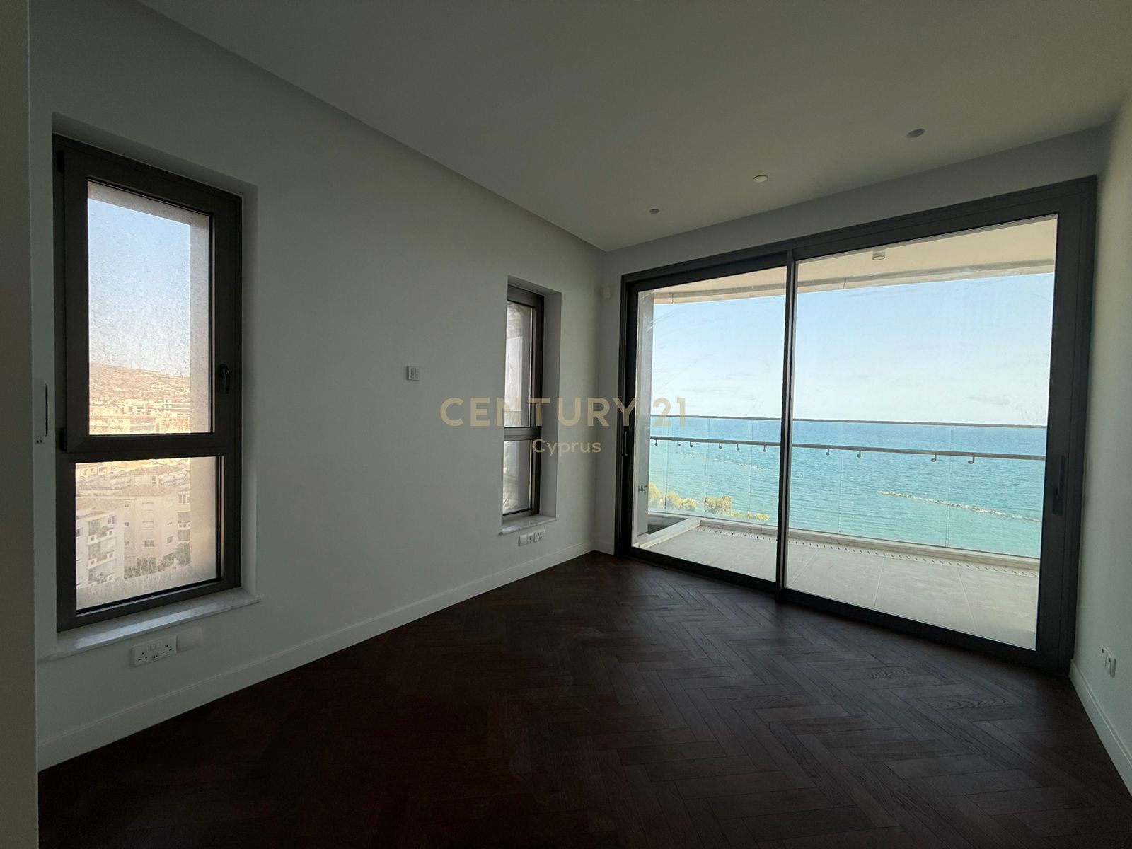 3 bedrooms Apartment in Germasogeia, Limassol, Cyprus No. 6394