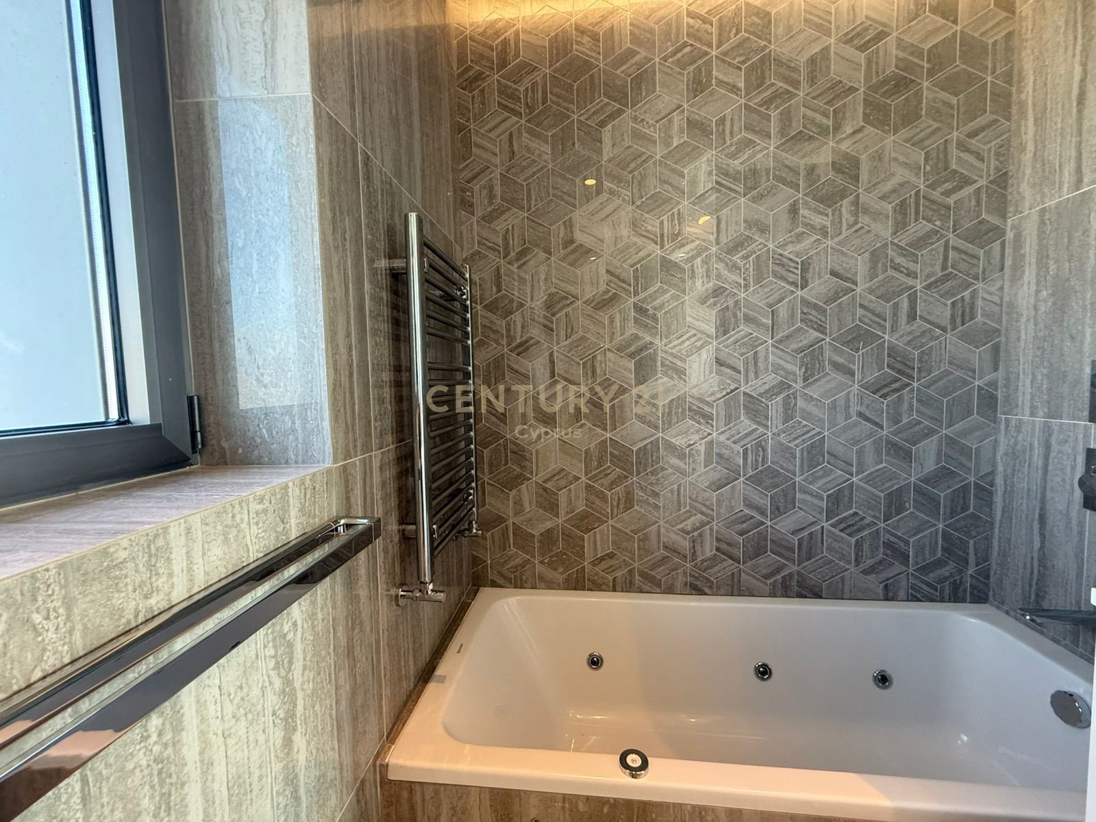 3 bedrooms Apartment in Germasogeia, Limassol, Cyprus No. 6394