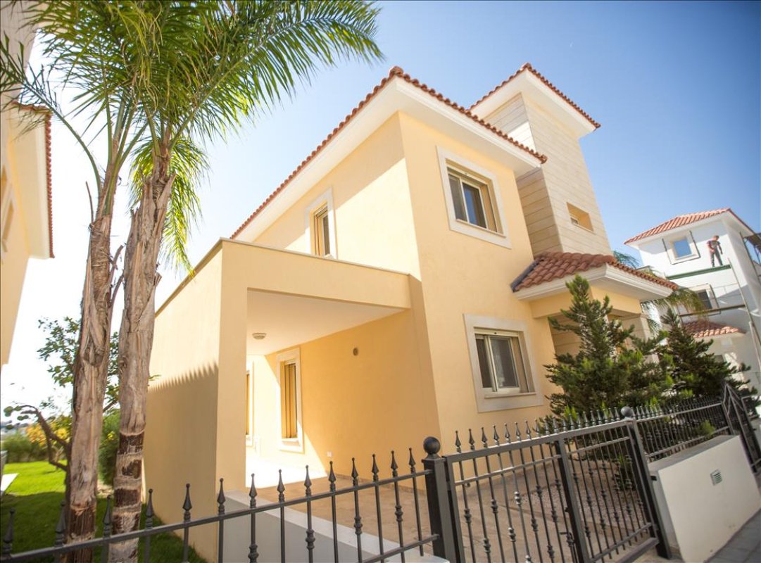 3 bedrooms Villa in Limassol, Cyprus No. 38432