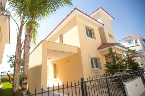 3 bedrooms Villa in Limassol, Cyprus No. 38432