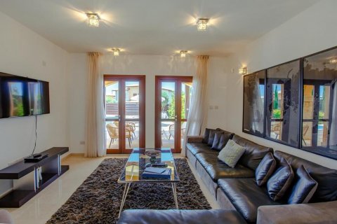 3 bedrooms Villa in Paphos, Cyprus No. 38159