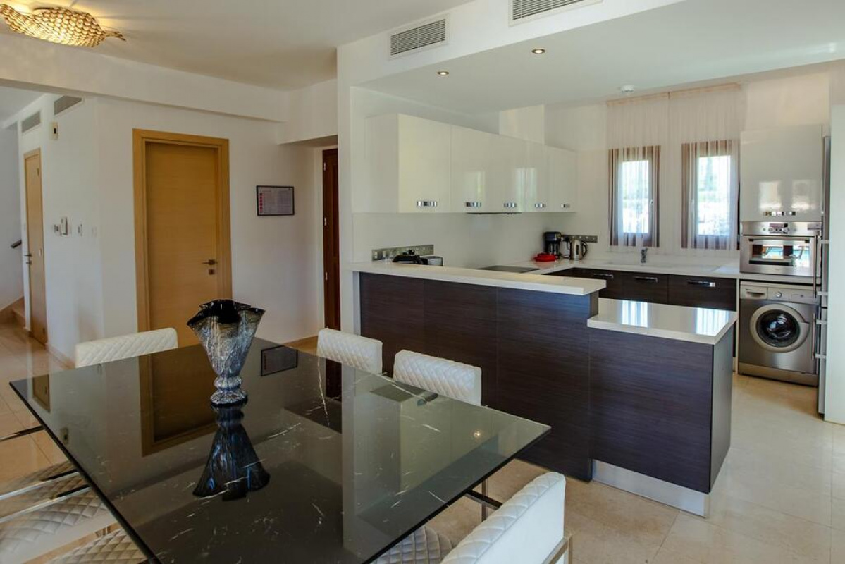 3 bedrooms Villa in Paphos, Cyprus No. 38159
