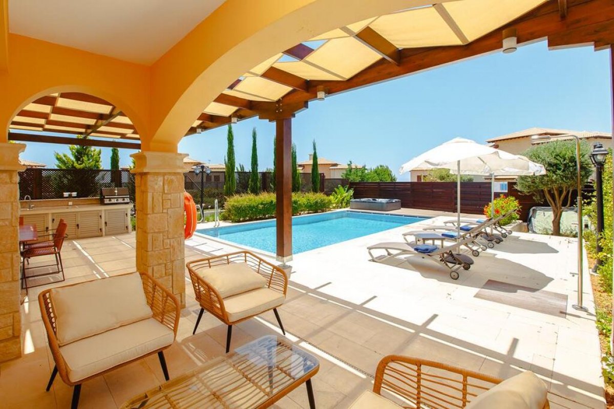 3 bedrooms Villa in Paphos, Cyprus No. 38159